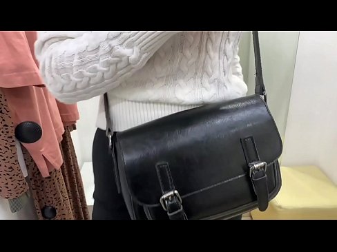 ❤️ Vieša jaunos kalės FeralBerry masturbacija su dildo aprangos kambaryje Kokybiškas seksas prie mūsų ️❤
