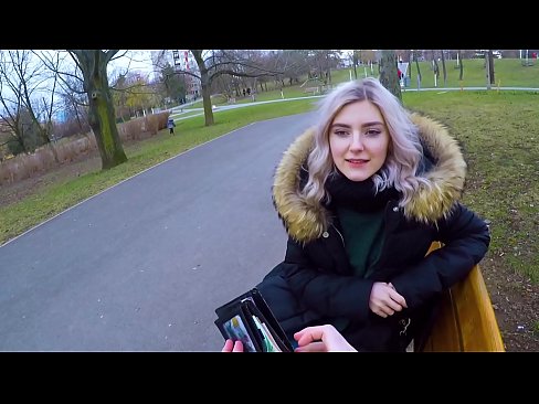 ❤️ Už pinigus nuryja karštą nepažįstamojo spermą - blowjob in the park by Eva Elfie Kokybiškas seksas prie mūsų ️❤